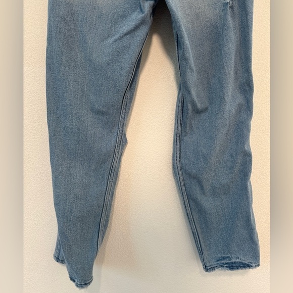 Hollister Curvy High Rise Mom Vintage Stretch Distressed Blue Jeans Size 1R - Picture 13 of 16